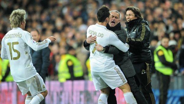 高效发挥！阿努诺比半场10中8暴砍20分3助攻（阿努诺比半场爆发：10投8中轰下20分+3助攻）