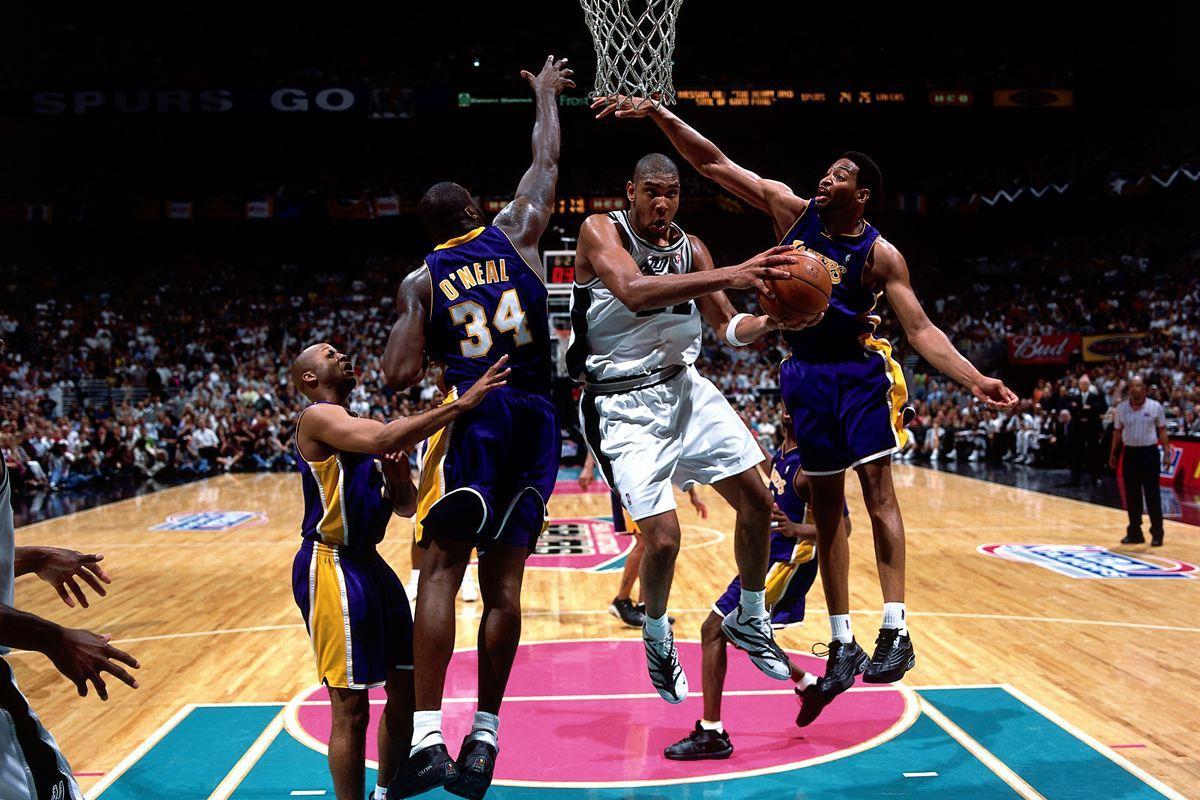 巴蒂：劳塔罗和小蜘蛛可以一起上，但其中一人必须做出牺牲（巴蒂：劳塔罗与小蜘蛛能同场竞技，但须有一人为团队让步）