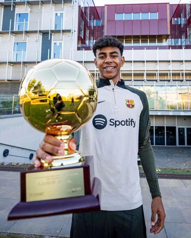 马德兴：U18国足11月将与吉尔吉斯斯坦U18进行两场内部热身赛（马德兴：U18国足11月约战吉尔吉斯斯坦U18，将进行两场封闭热身赛）