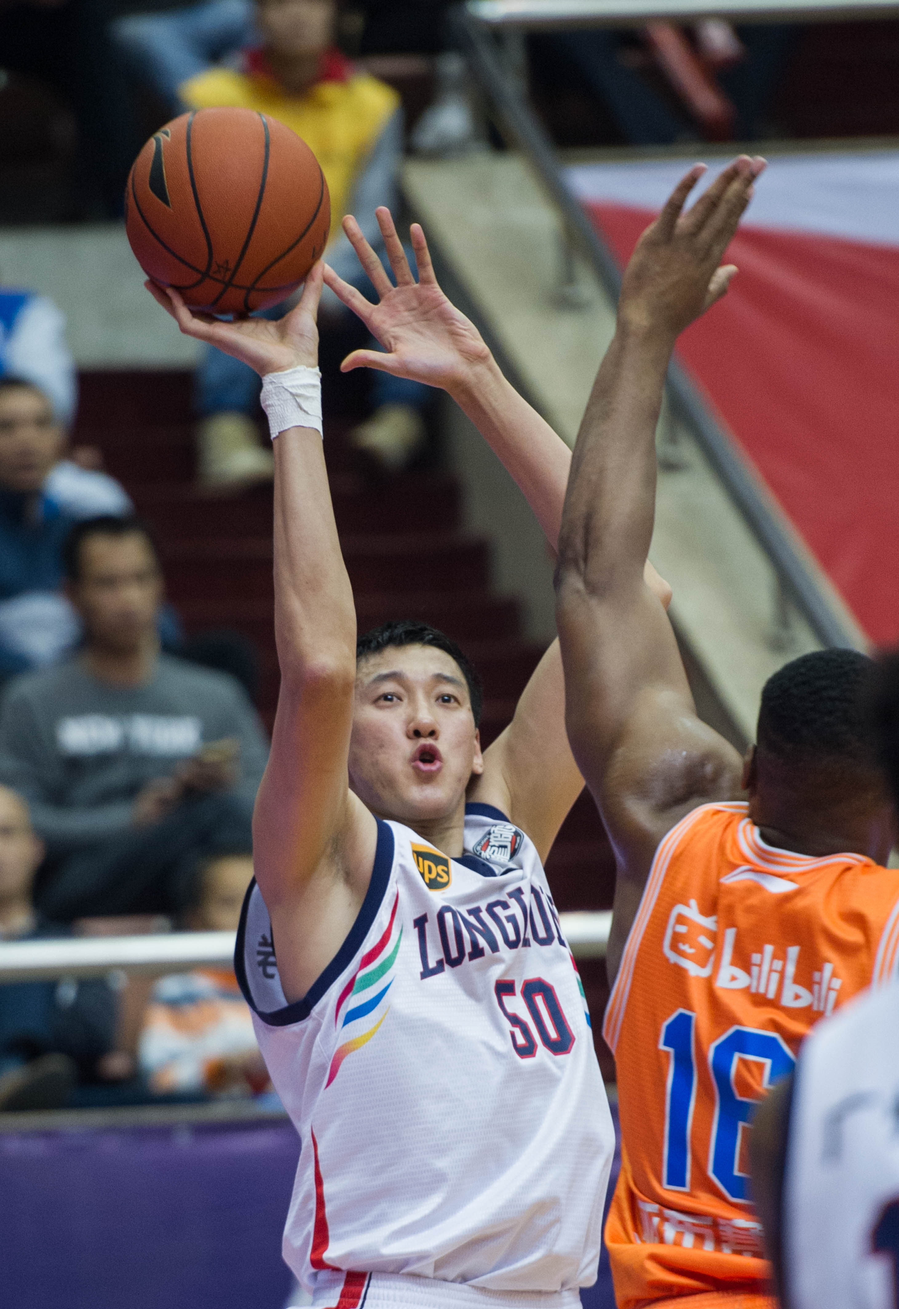 弗罗因德：对诺伊尔的未来我们并不着急；拜仁确实联系过安东尼（弗罗因德：诺伊尔的未来不急定论，拜仁已与安东尼取得联系）