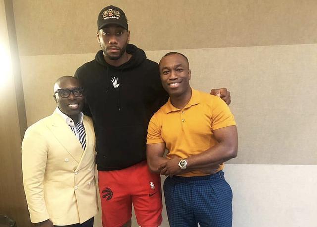 球队完全把节奏掌握在自己手里（球队牢牢掌控比赛节奏）