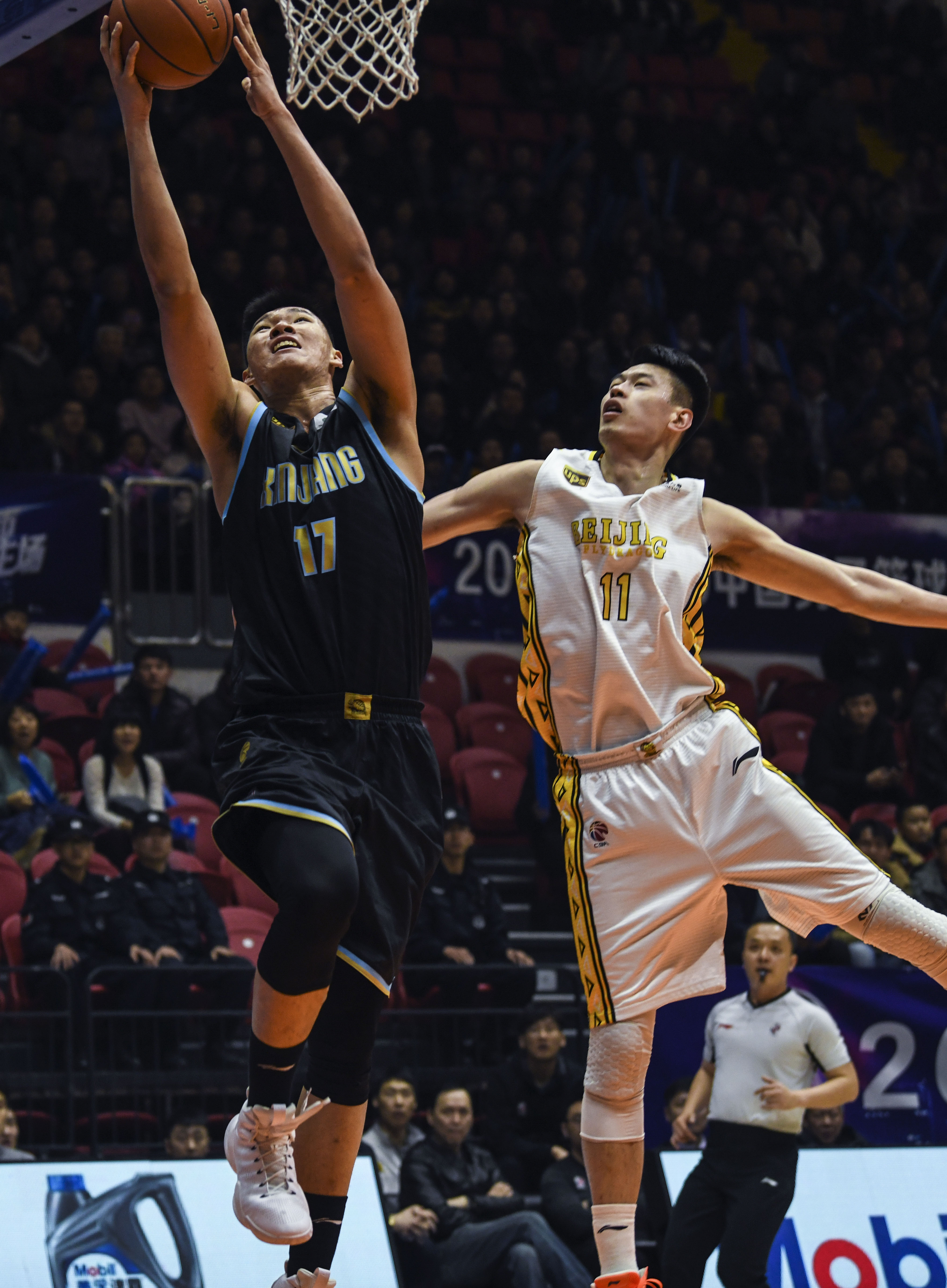 全网首发，足球纪录电影《决战梭鱼湾》明日12：00登陆爱奇艺（足球纪录电影《决战梭鱼湾》将于明日12：00独家登陆爱奇艺）