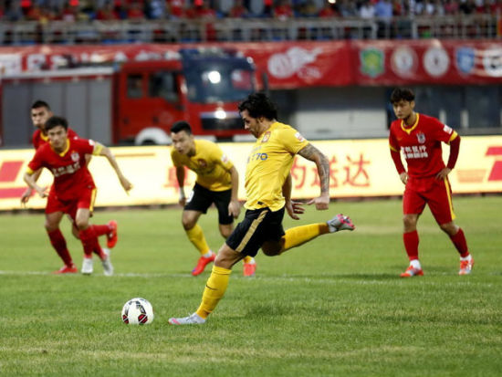 范弗里特：KD让进攻空间完全不一样了，全队三分都投开了（范弗里特：KD拉开空间效果惊人，球队三分全面开火）