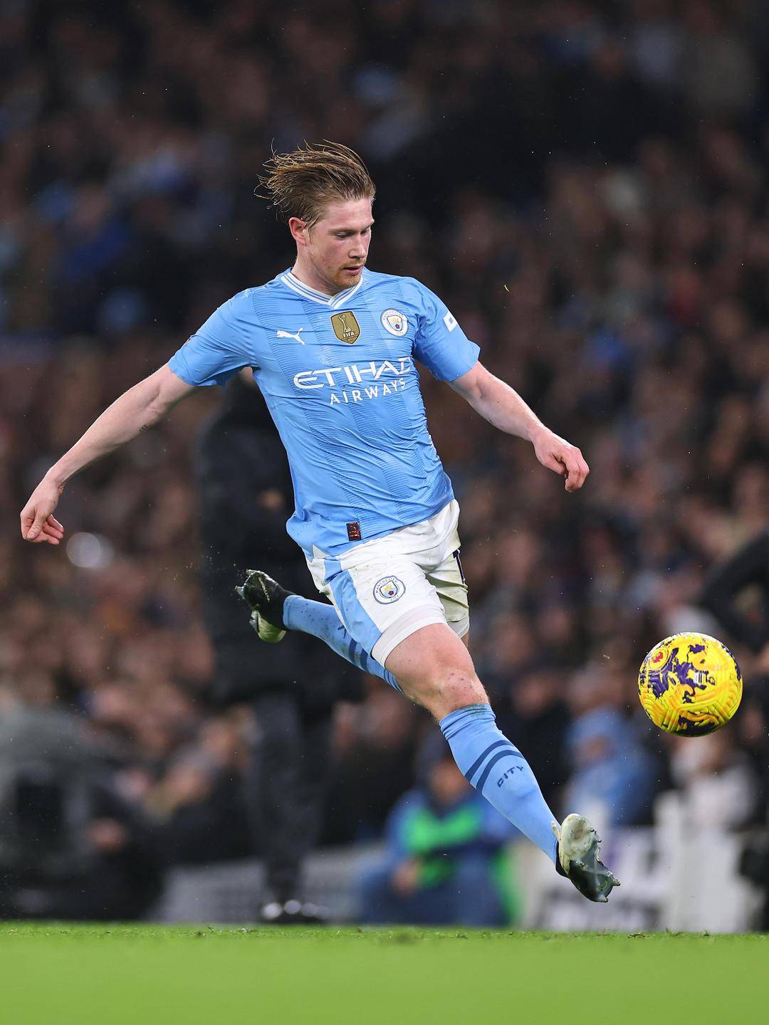 克里斯替补登场仅一分钟，就为我们扳平了比分！（克里斯替补一分钟建功，助球队扳平比分！）